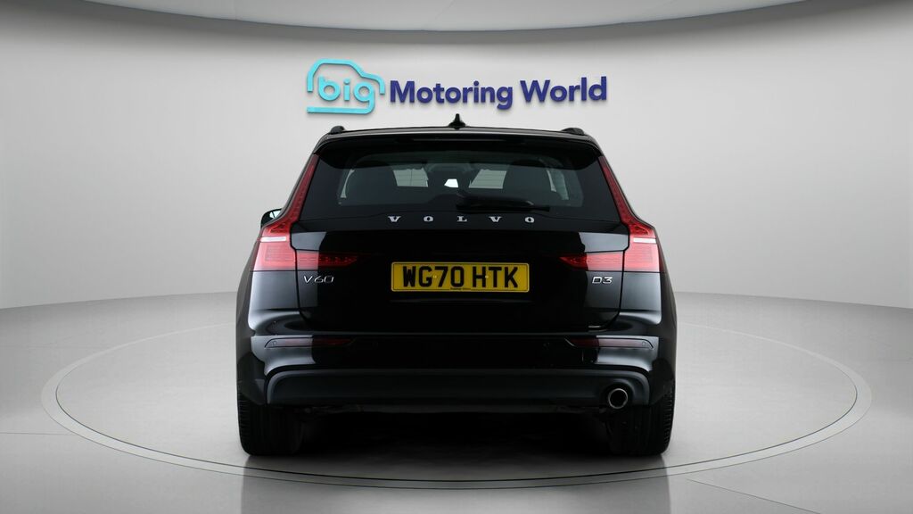 Volvo V60 Momentum Plus Black #6