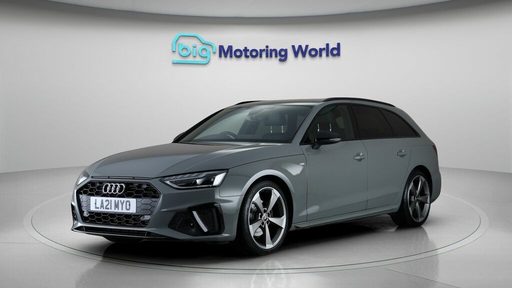 Audi A4 Avant Black Edition LA21MYO Grey #3