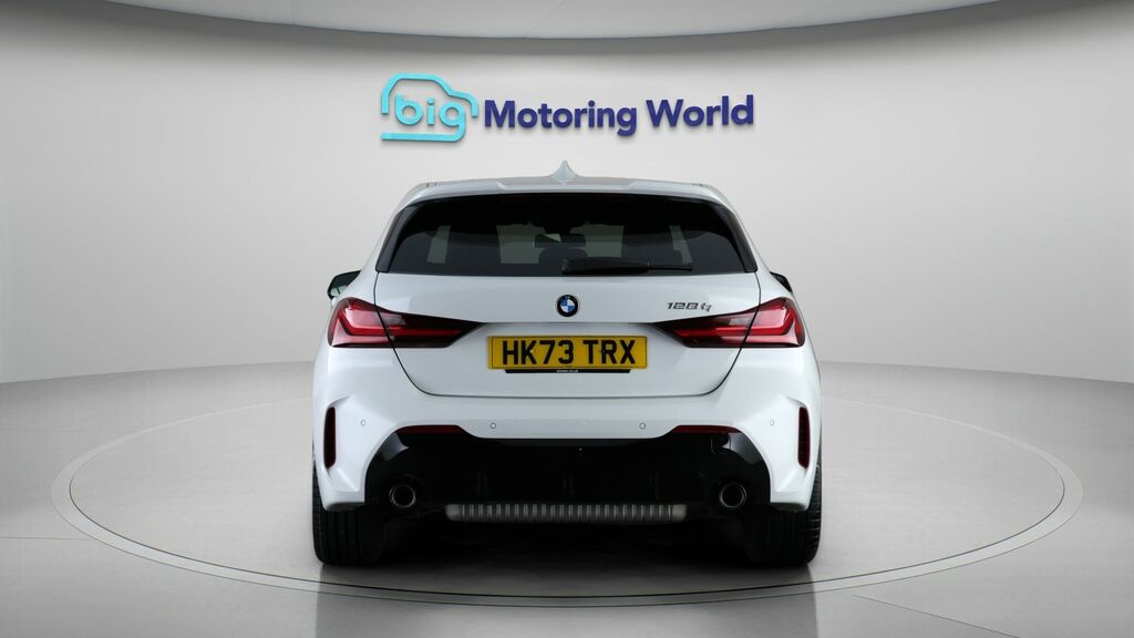 BMW 1 Series Auto HK73TRX White #6