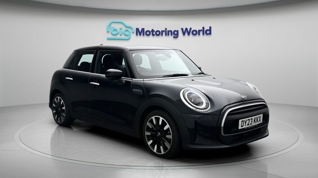 Mini Hatch Cooper Exclusive Black