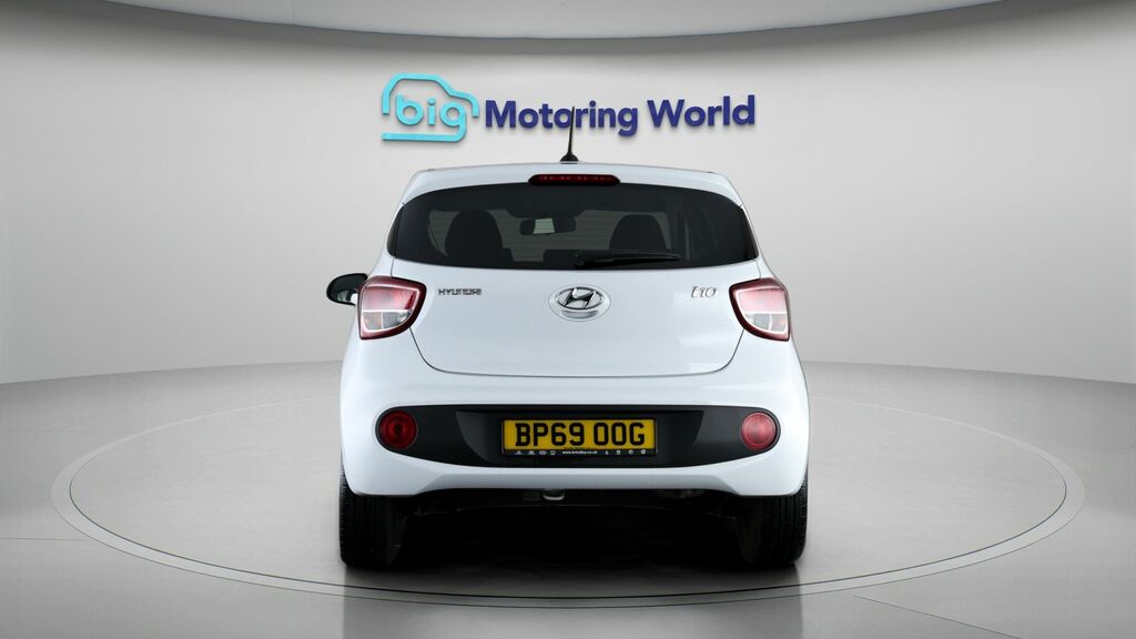 Hyundai I10 Play BP69OOG White #6