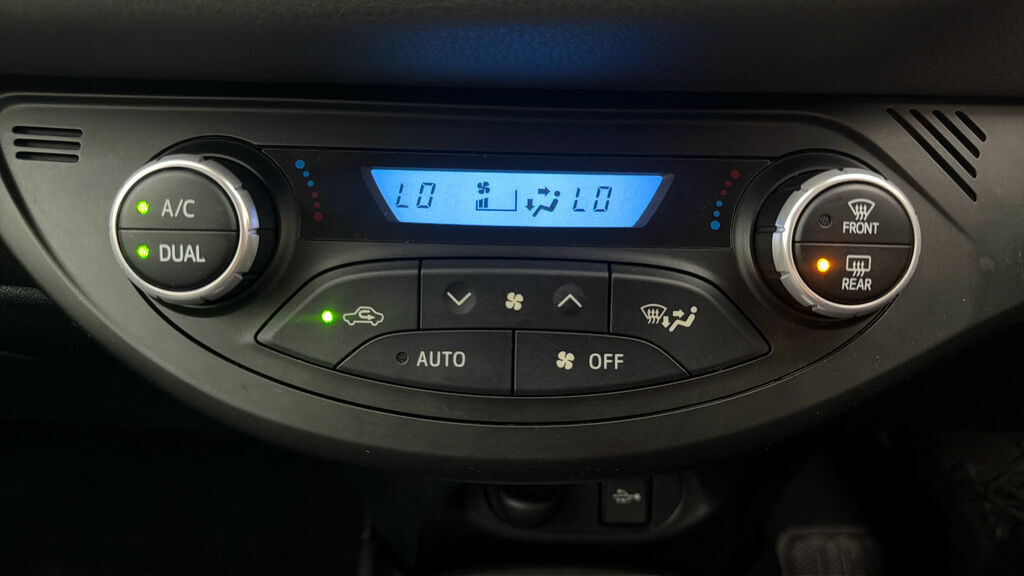 Toyota Yaris Icon Tech NJ69KBZ Silver #3