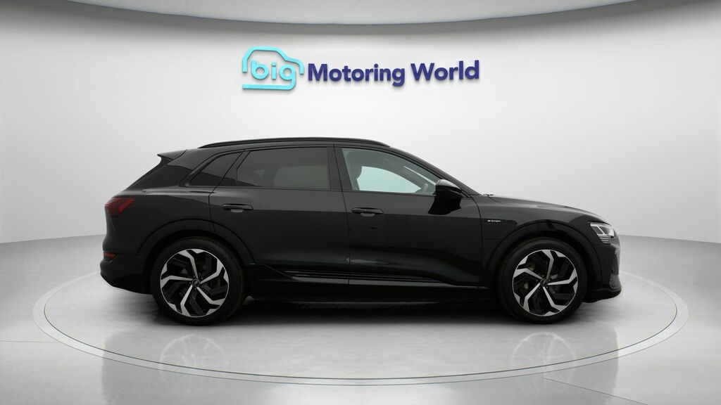 Audi E-tron Technik Black #8