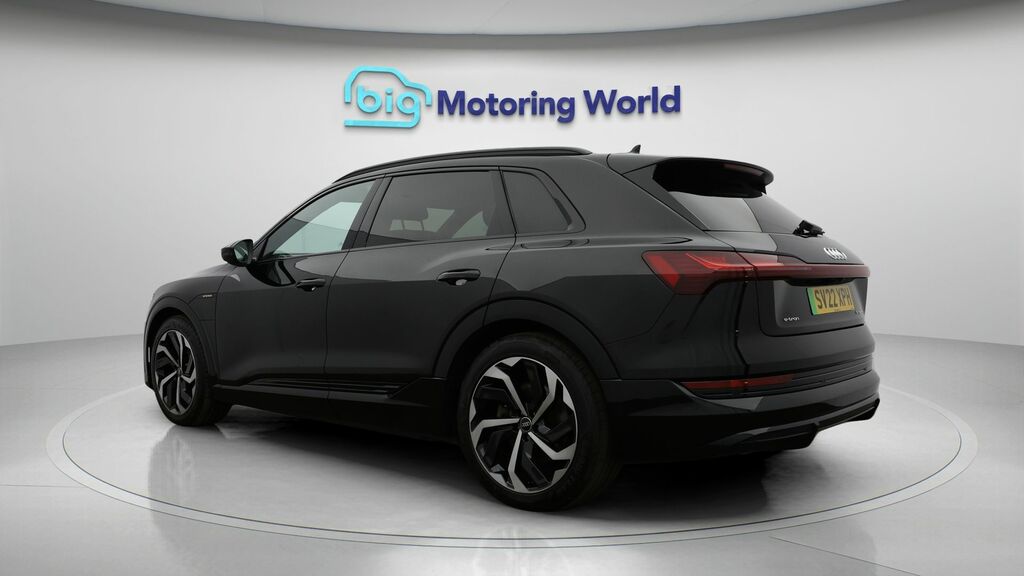 Audi E-tron Black Edition Black #5