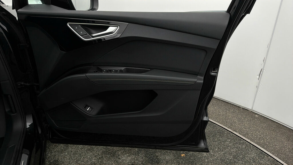 Audi Q4 E Tron S Line Black #6