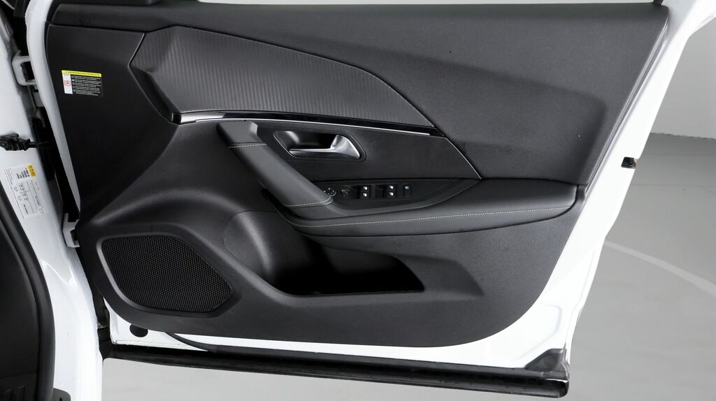 Peugeot e-2008 Active Grey #15