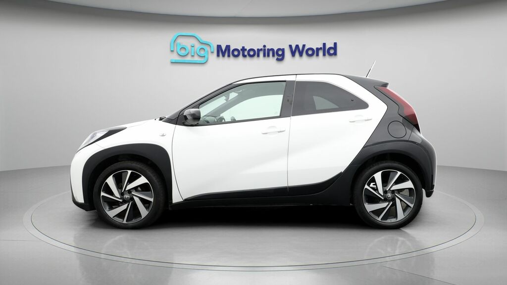 Toyota Aygo X Edge White #4