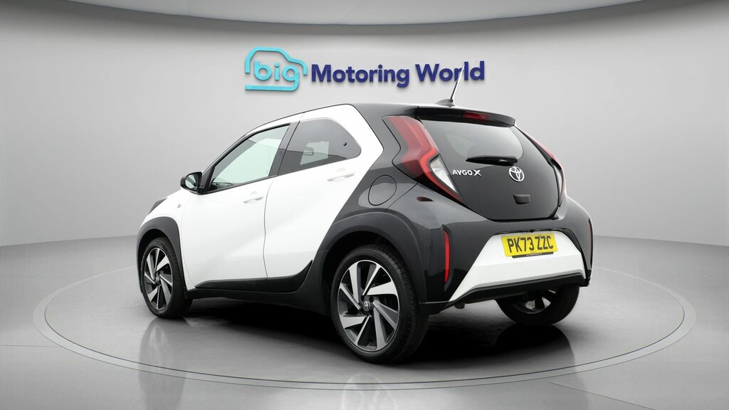 Toyota Aygo X Edge White #5