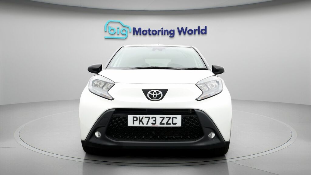 Toyota Aygo X Edge White #2