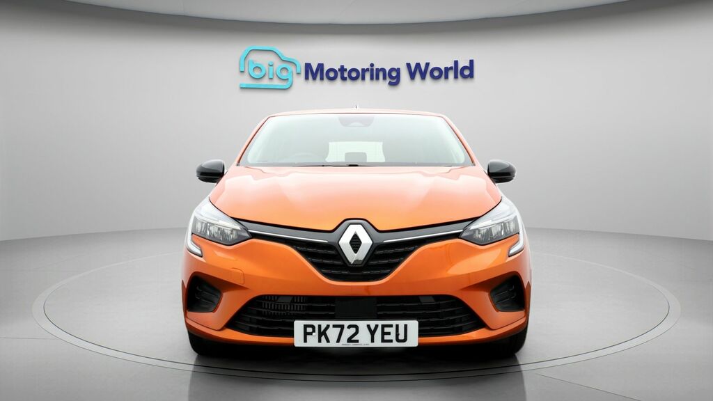 Renault Clio Evolution E-tech White #2