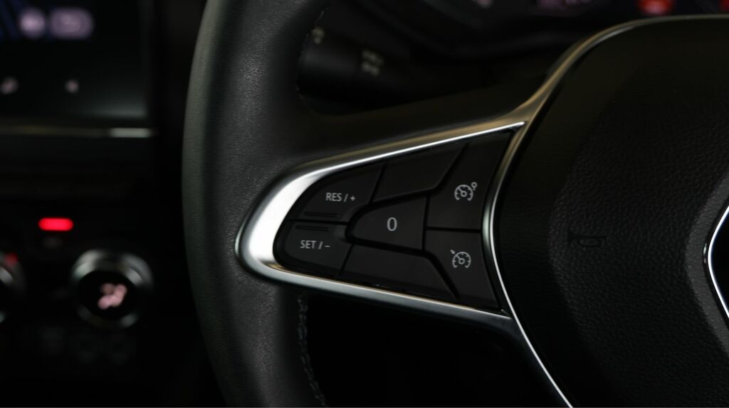 Renault Clio Evolution E-tech White #22
