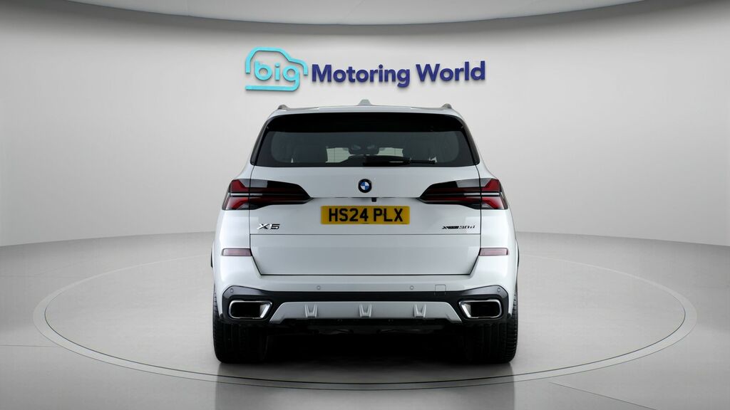 BMW X5 M M Sport White #6