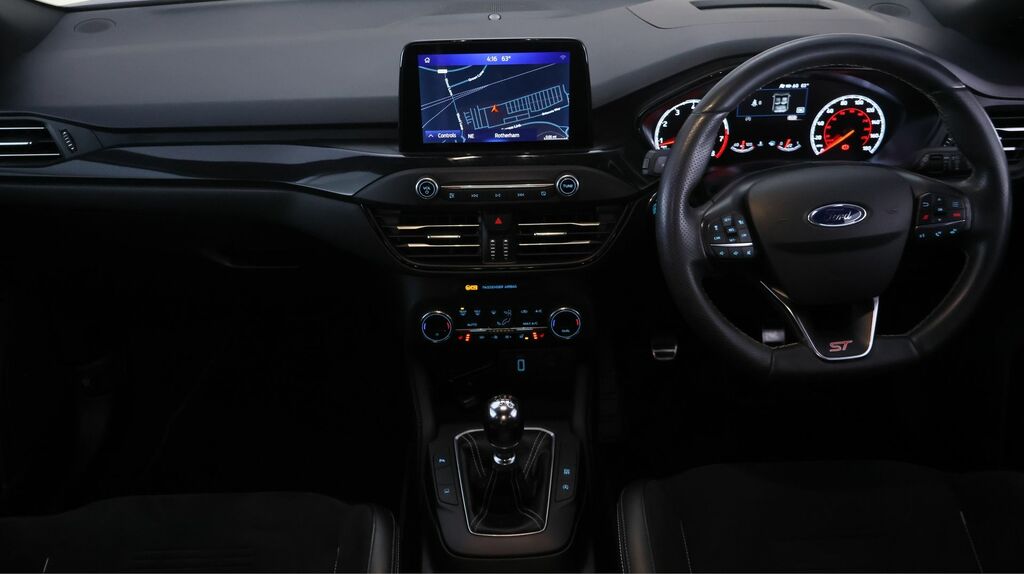 Ford Focus Active White #13