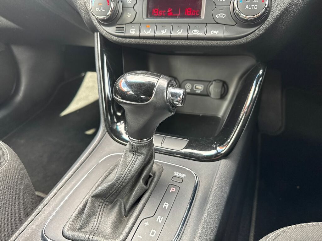 Kia Ceed Hatchback Red #14