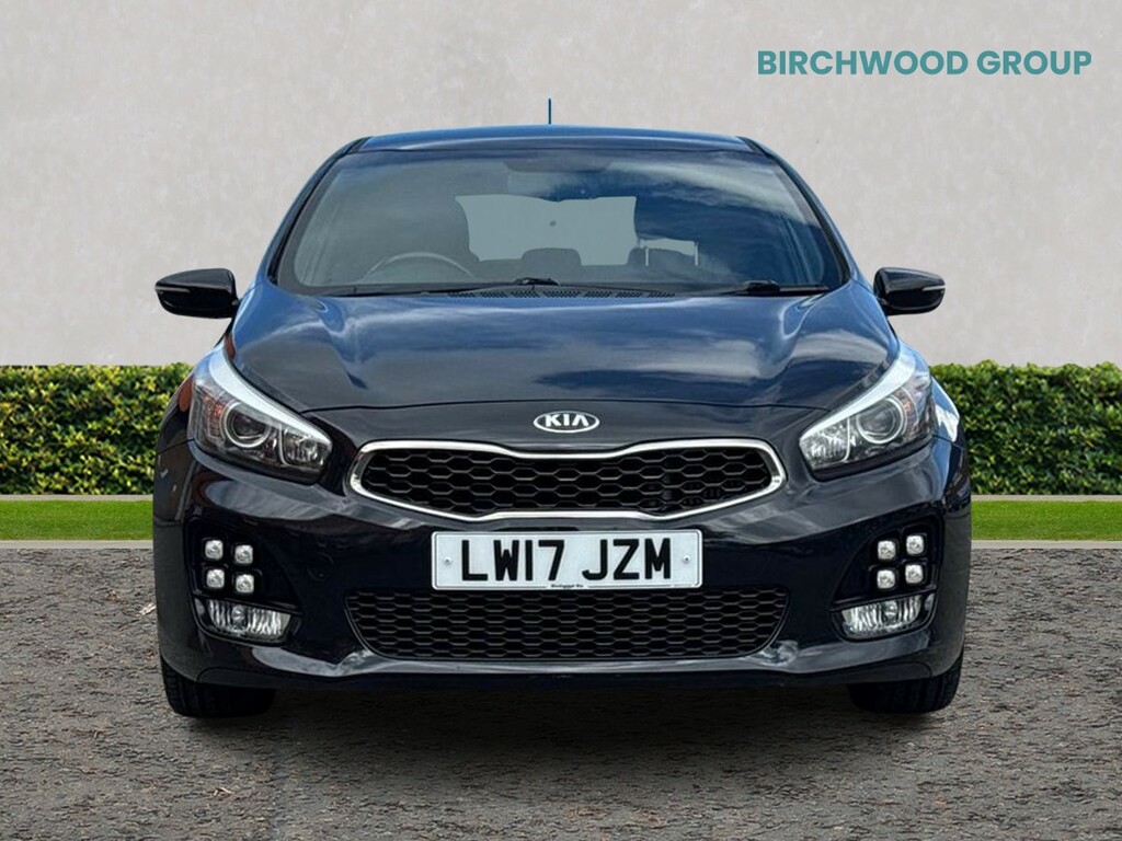 Kia Ceed Hatchback Red #8