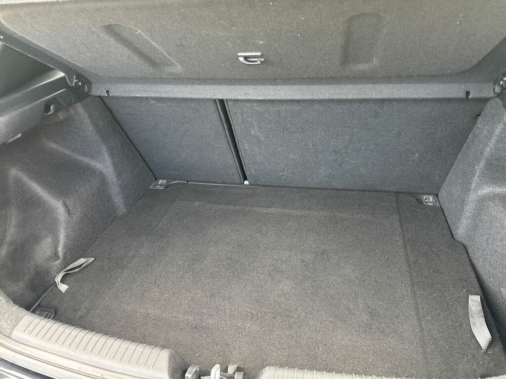 Kia Ceed Hatchback Red #24