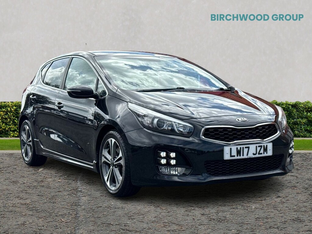 Kia Ceed Hatchback Red #1