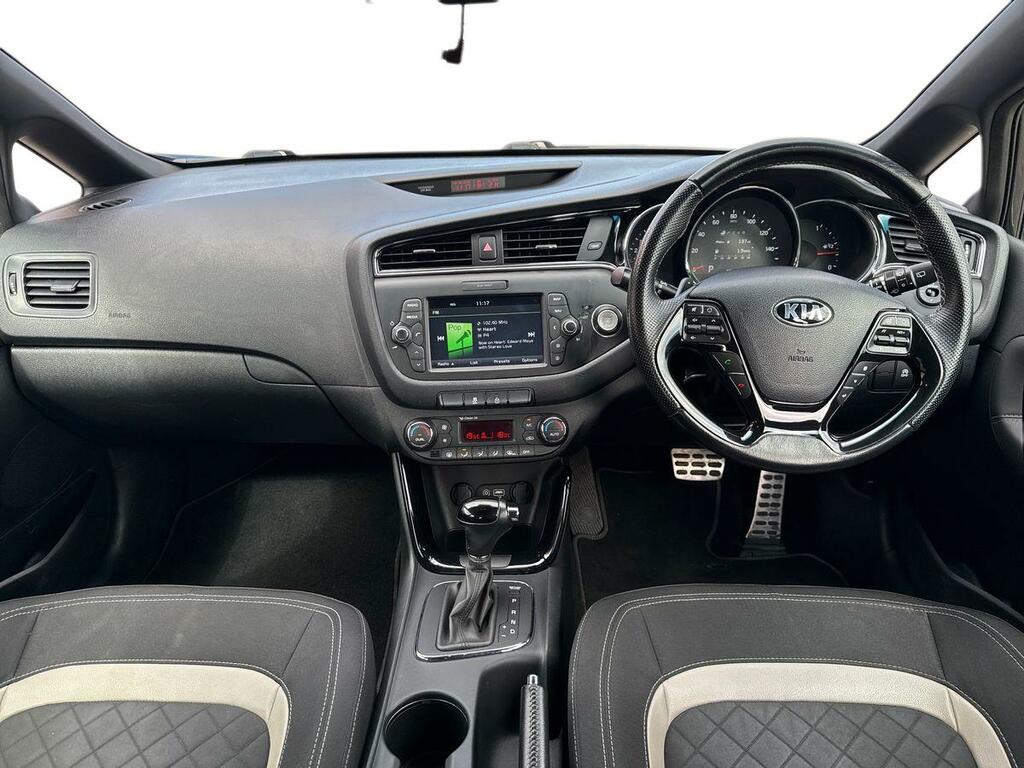 Kia Ceed Hatchback Red #12