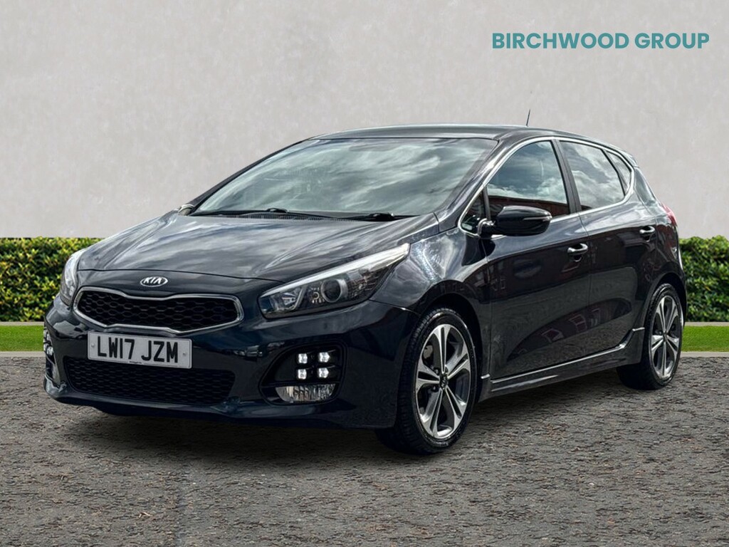 Kia Ceed Hatchback Red #7