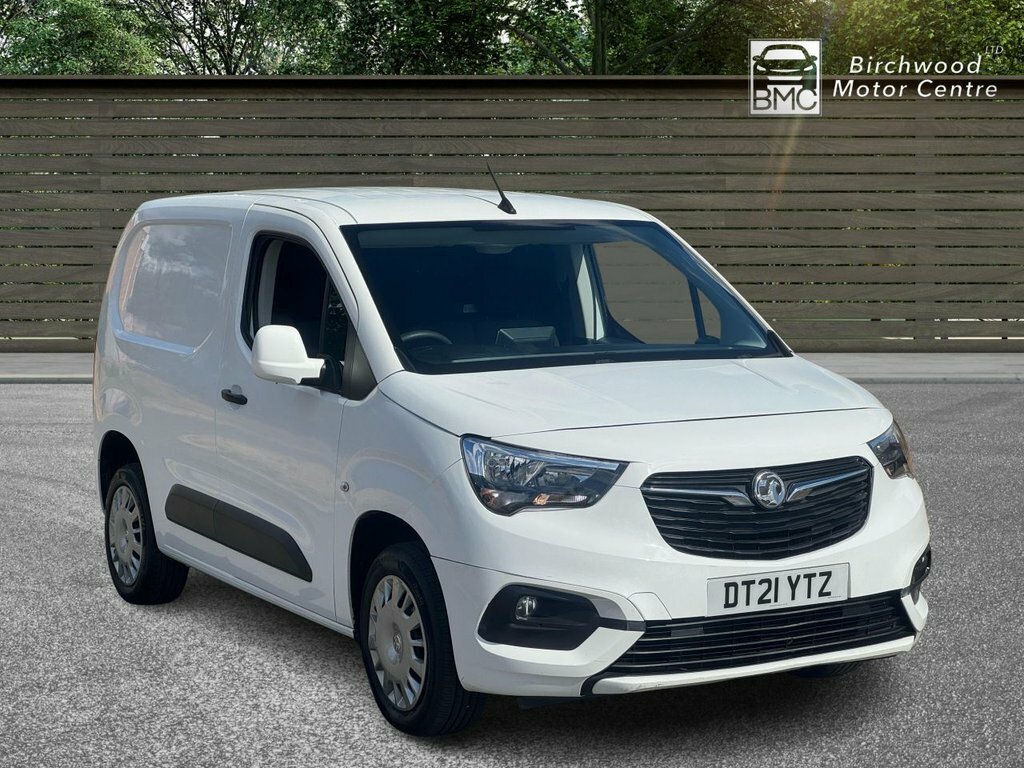 Vauxhall Combo 1.5L Sportive DT21YTZ White