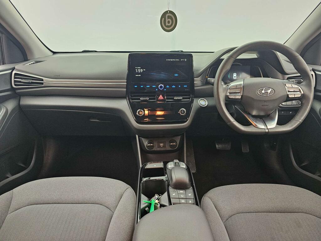 Hyundai Ioniq 1.6 Gdi 105Ps Premium Plug-in Hybrid Black #3