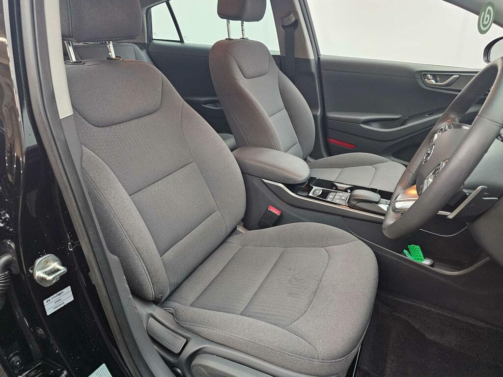Hyundai Ioniq 1.6 Gdi 105Ps Premium Plug-in Hybrid Black #4