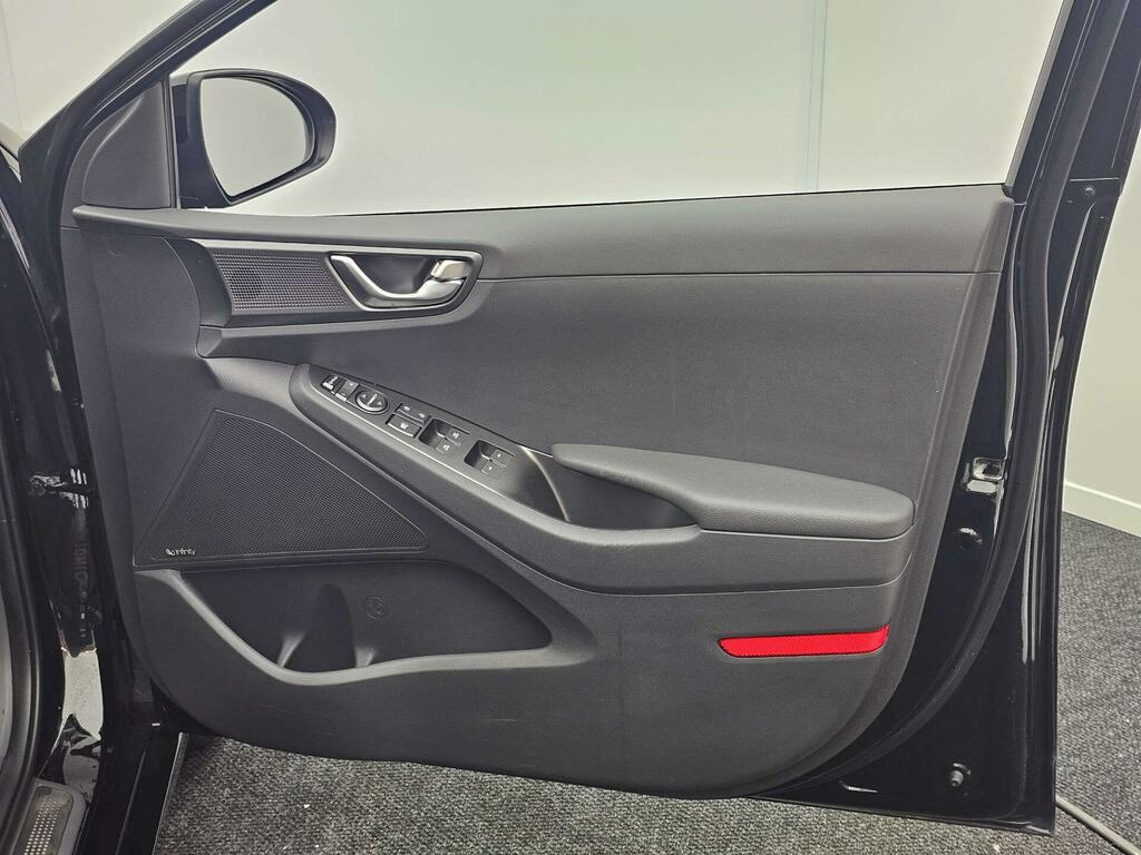 Hyundai Ioniq 1.6 Gdi 105Ps Premium Plug-in Hybrid Black #24