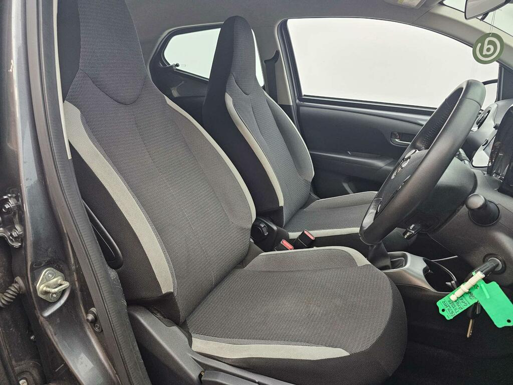 Toyota Aygo X X-play Grey #4