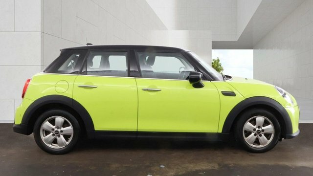 Mini Hatch 1.5 Cooper Classic Hatchback BA23EOD Yellow #4