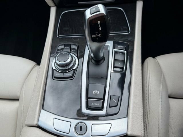 BMW 7 Series  Black #9