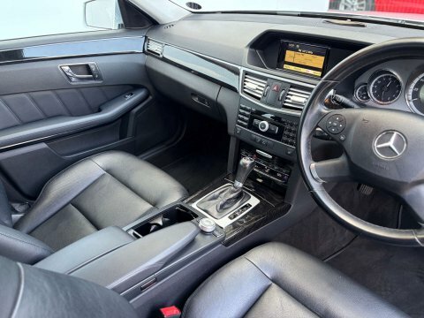 Mercedes-Benz E Class 2.1 E220 Cdi Blueefficiency Avantgarde Tiptronic E White #18