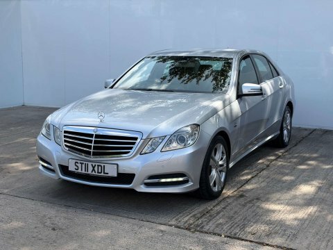 Mercedes-Benz E Class 2.1 E220 Cdi Blueefficiency Avantgarde Tiptronic E White #2