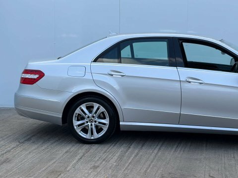 Mercedes-Benz E Class 2.1 E220 Cdi Blueefficiency Avantgarde Tiptronic E White #16
