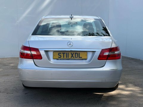 Mercedes-Benz E Class 2.1 E220 Cdi Blueefficiency Avantgarde Tiptronic E White #4