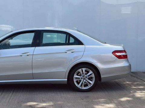 Mercedes-Benz E Class 2.1 E220 Cdi Blueefficiency Avantgarde Tiptronic E White #49