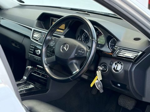 Mercedes-Benz E Class 2.1 E220 Cdi Blueefficiency Avantgarde Tiptronic E White #14