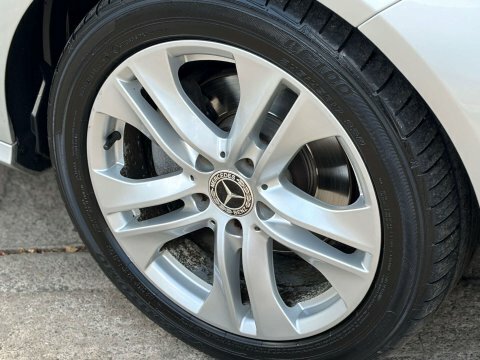 Mercedes-Benz E Class 2.1 E220 Cdi Blueefficiency Avantgarde Tiptronic E White #9