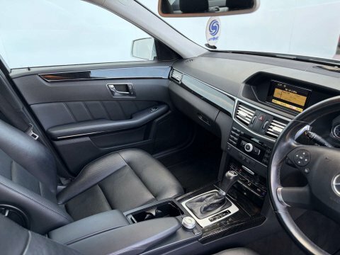 Mercedes-Benz E Class 2.1 E220 Cdi Blueefficiency Avantgarde Tiptronic E White #17