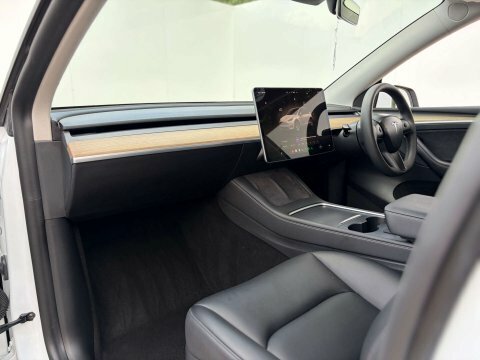Tesla Model Y Model Y Long White #71