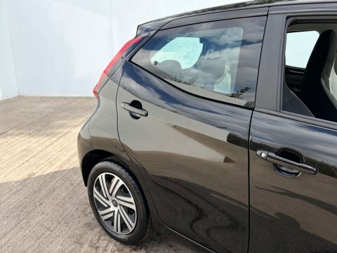 Toyota Aygo X -Play Tss Vvt-i Black #6