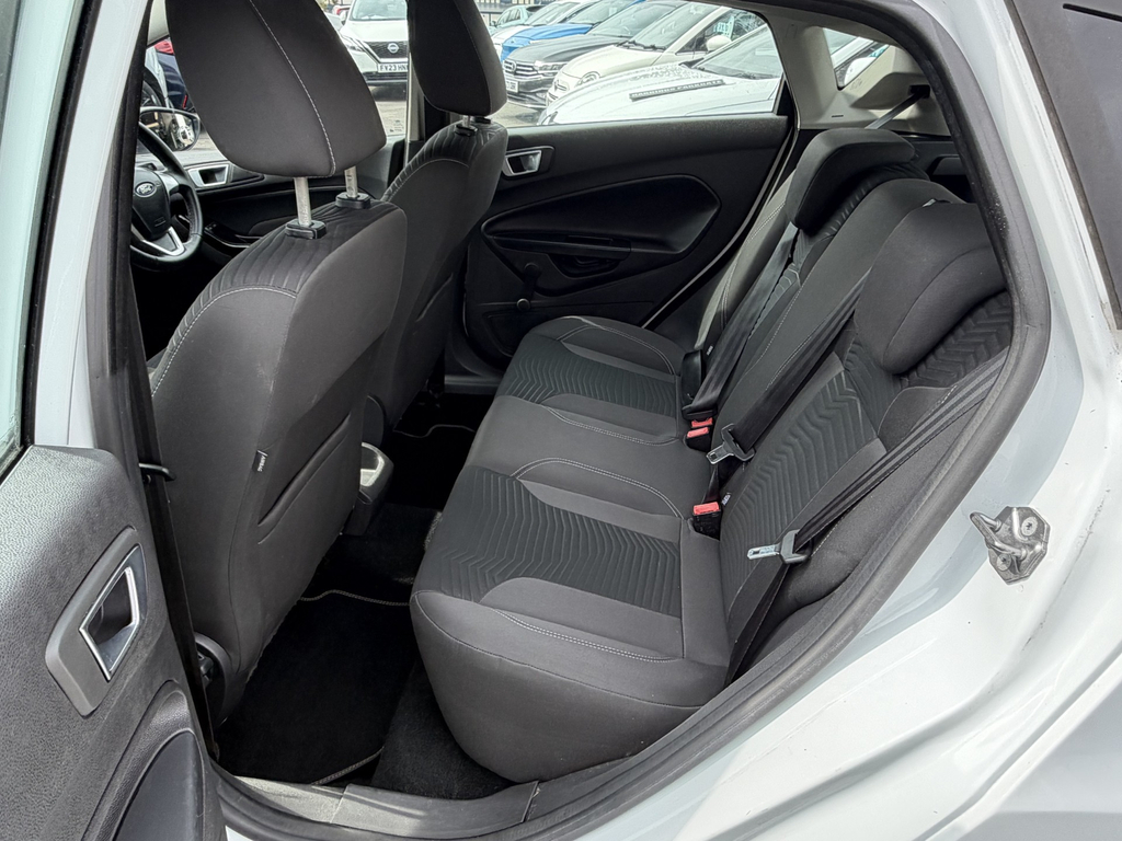 Ford Fiesta Zetec #6