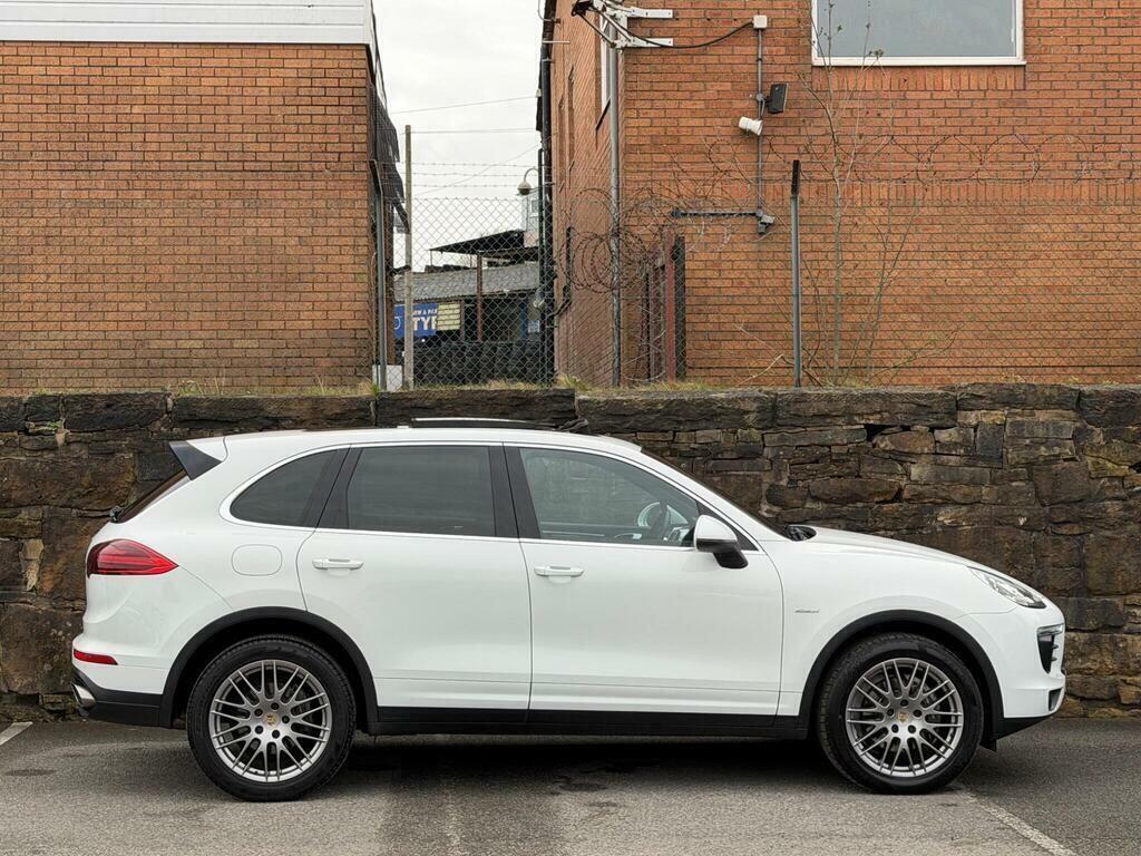 Porsche Cayenne Black #8