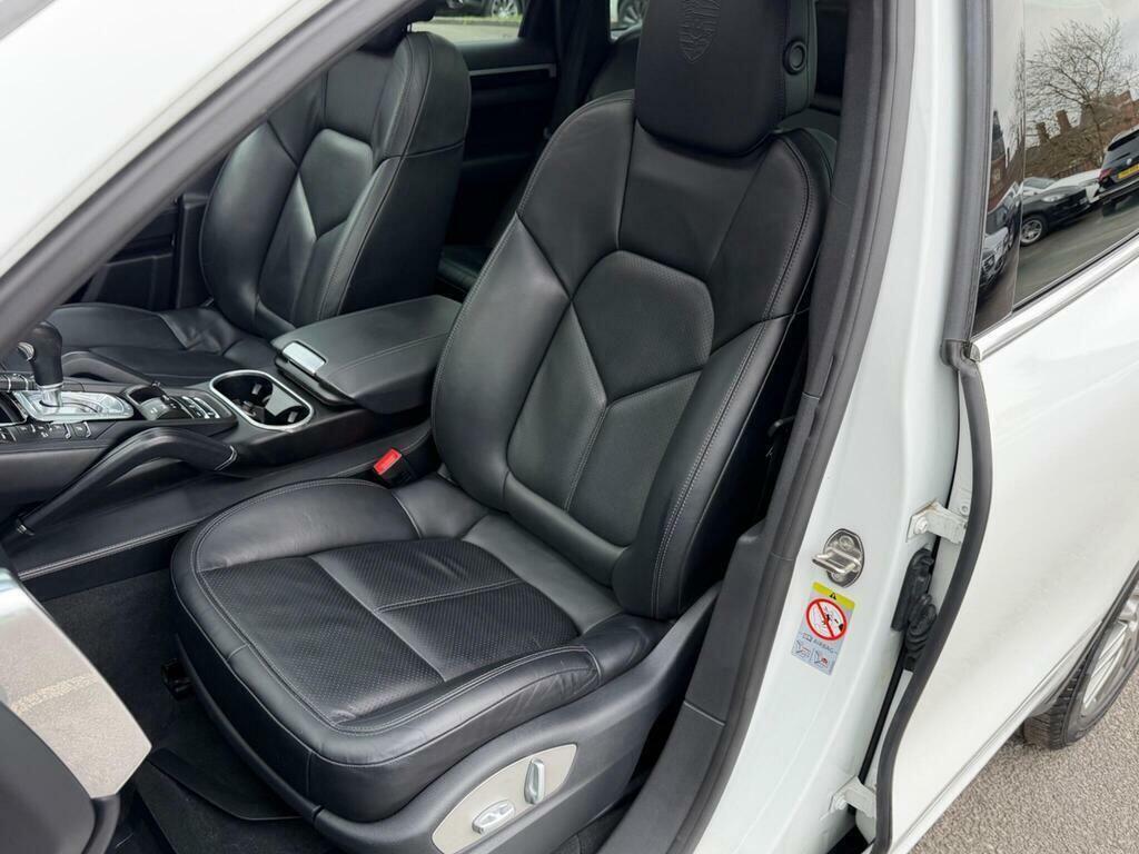 Porsche Cayenne Black #18