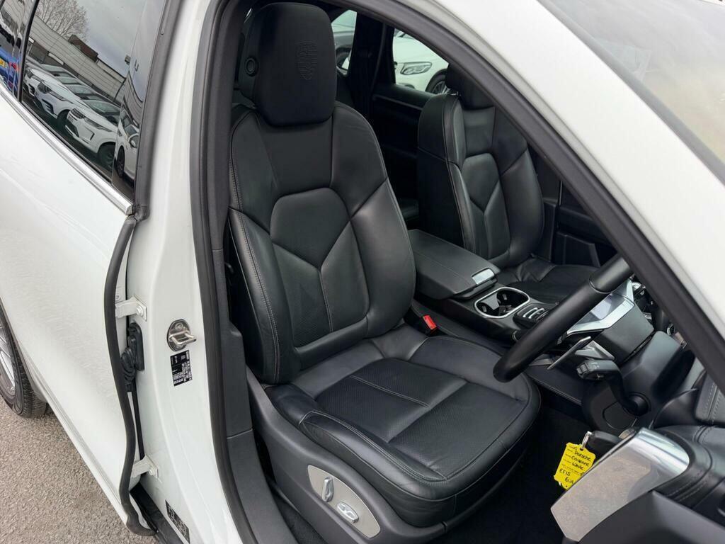 Porsche Cayenne Black #17
