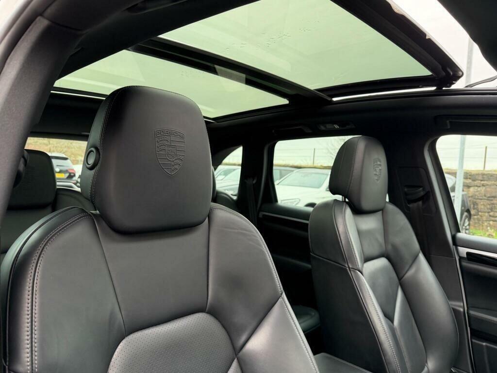 Porsche Cayenne Black #19