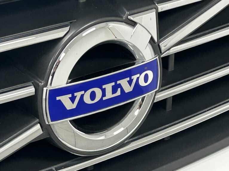 Volvo XC60 D5 220 Se Lux Nav YY66ATX #4