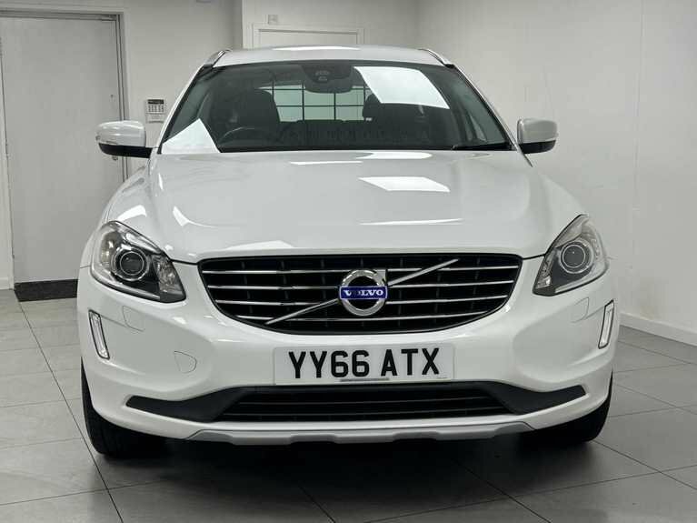 Volvo XC60 D5 220 Se Lux Nav YY66ATX #5