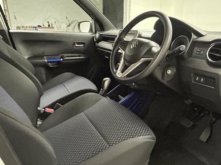 Suzuki Ignis Hatchback White #31