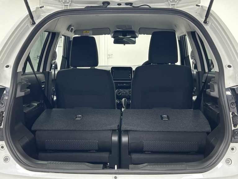 Suzuki Ignis Hatchback White #26