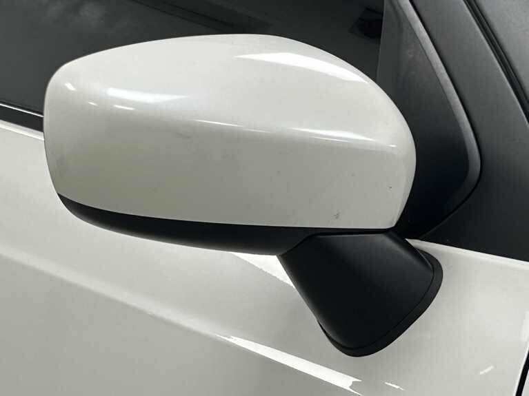 Suzuki Ignis Hatchback White #8
